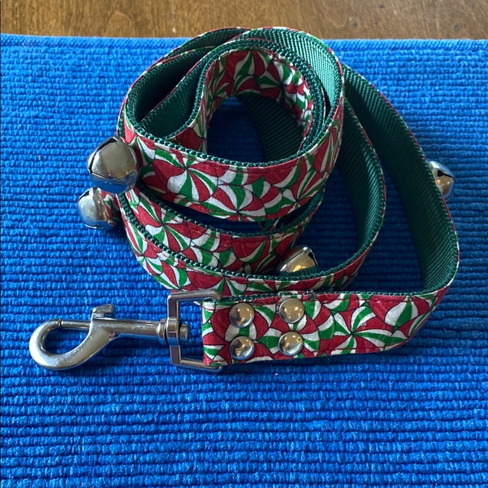 Festive Red and Green Dog Leash with Bells